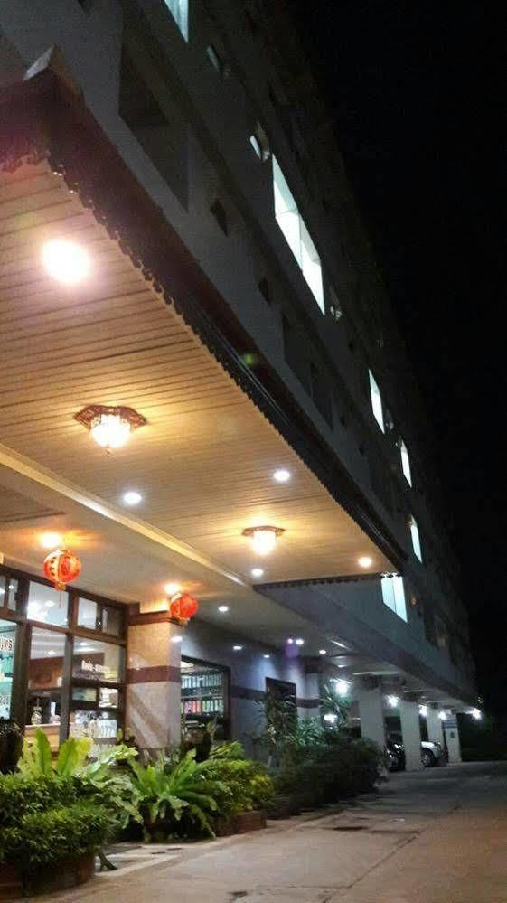 Veerasuda Condotel Ratchaburi Exterior foto