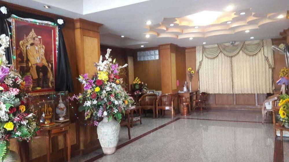Veerasuda Condotel Ratchaburi Exterior foto
